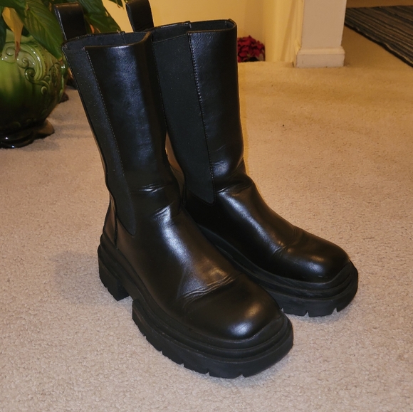 Zara Low Heeled Lug Sole Black Boots Size